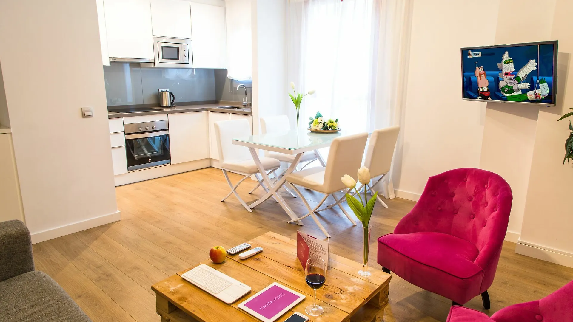 Apartmentos Pompidou Malaga 0*,  Spain